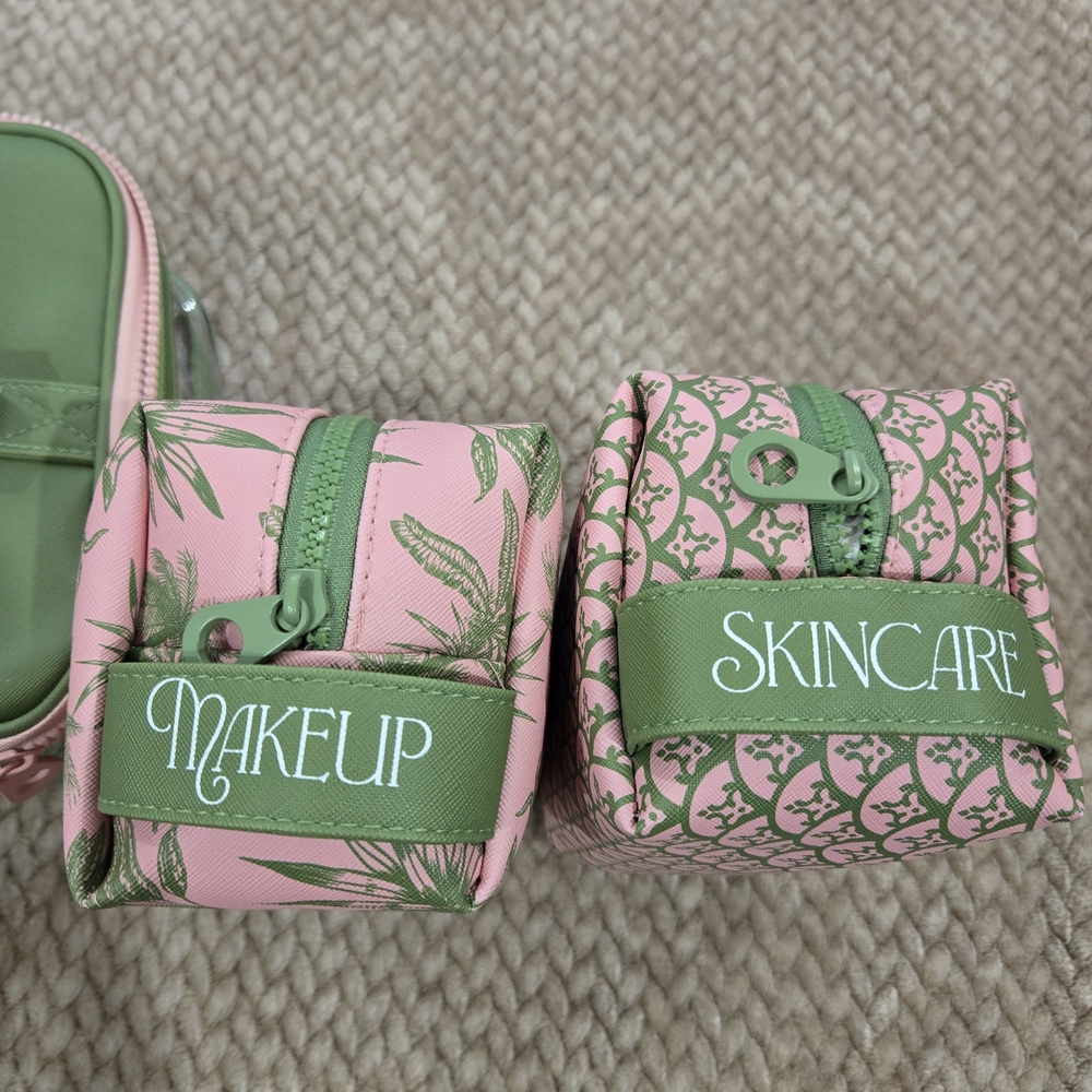 Nicole Miller 3  Pc Set makeup and skincare organizer bag, Safari See Descriptio - Picture 8 of 13